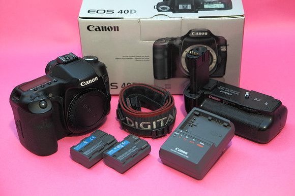 CANON_40D_GRIP_BG_E2