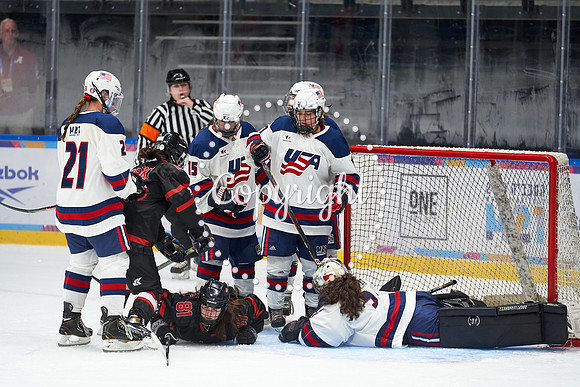 01_09823